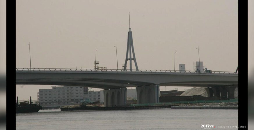 UAE creator planning an ecommerce product business from a Dubai workspace