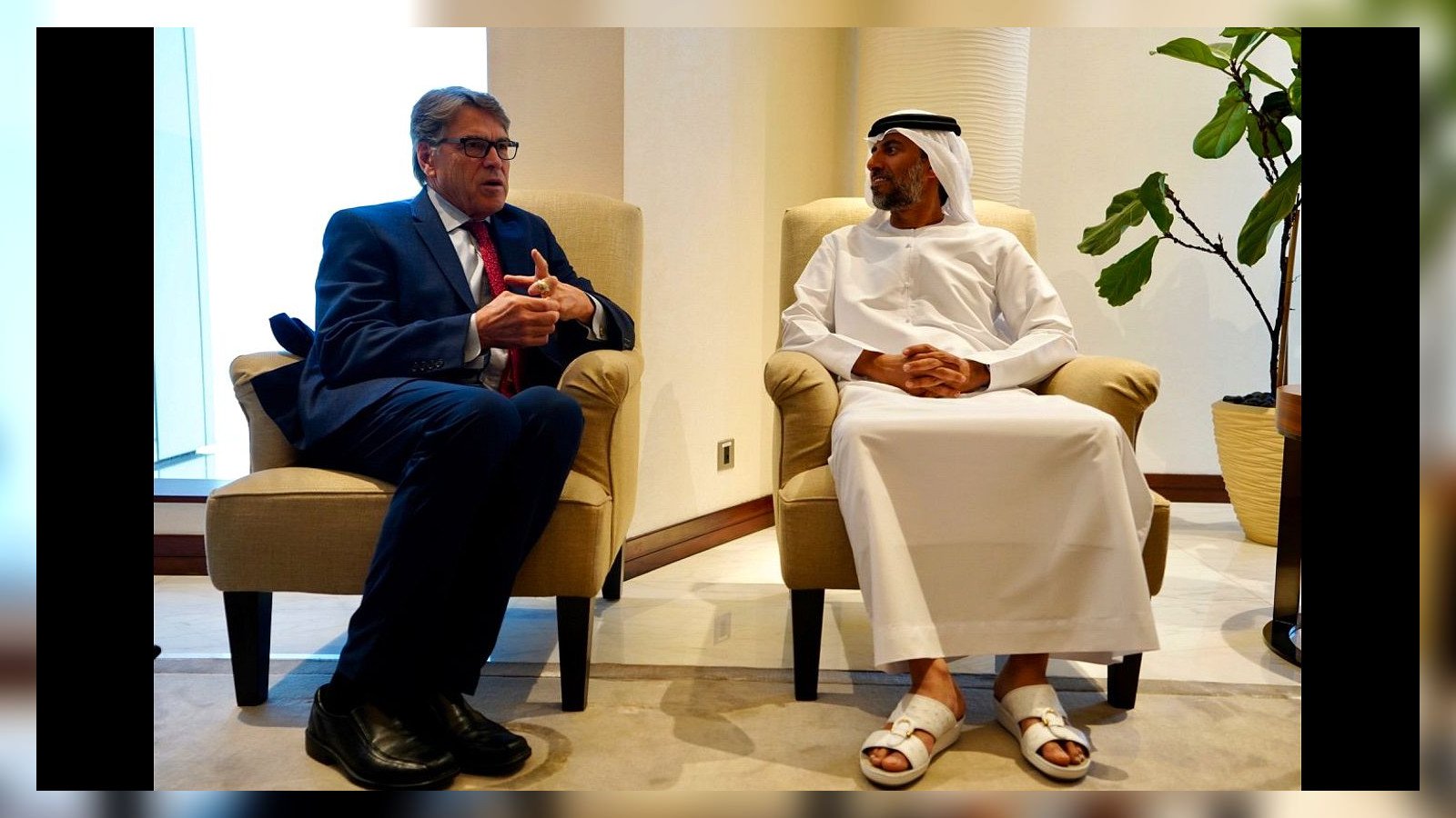 UAE federal government setting connected to national public leadership